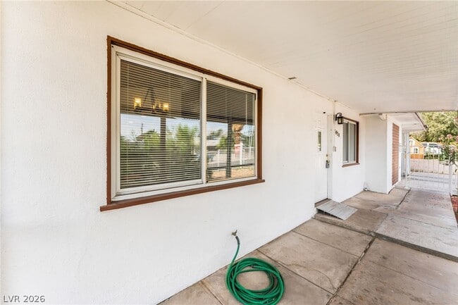 Building Photo - 1828 Hassett Ave