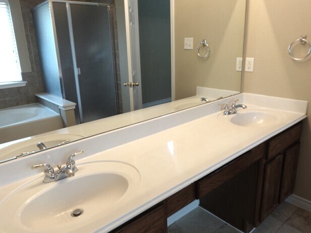 Building Photo - 200 Rock Prairie Ln