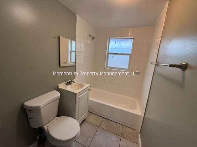 Building Photo - 3/1 Remodeled Tampa Home- READY FOR IMMEDIATE MOVE IN!!