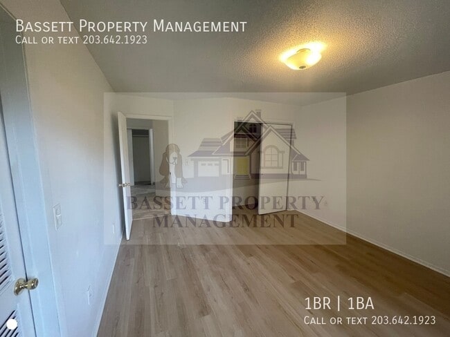 Building Photo - 30 Stoneycrest Dr