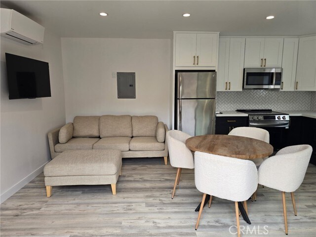 Building Photo - 6885 Shoshonee Way