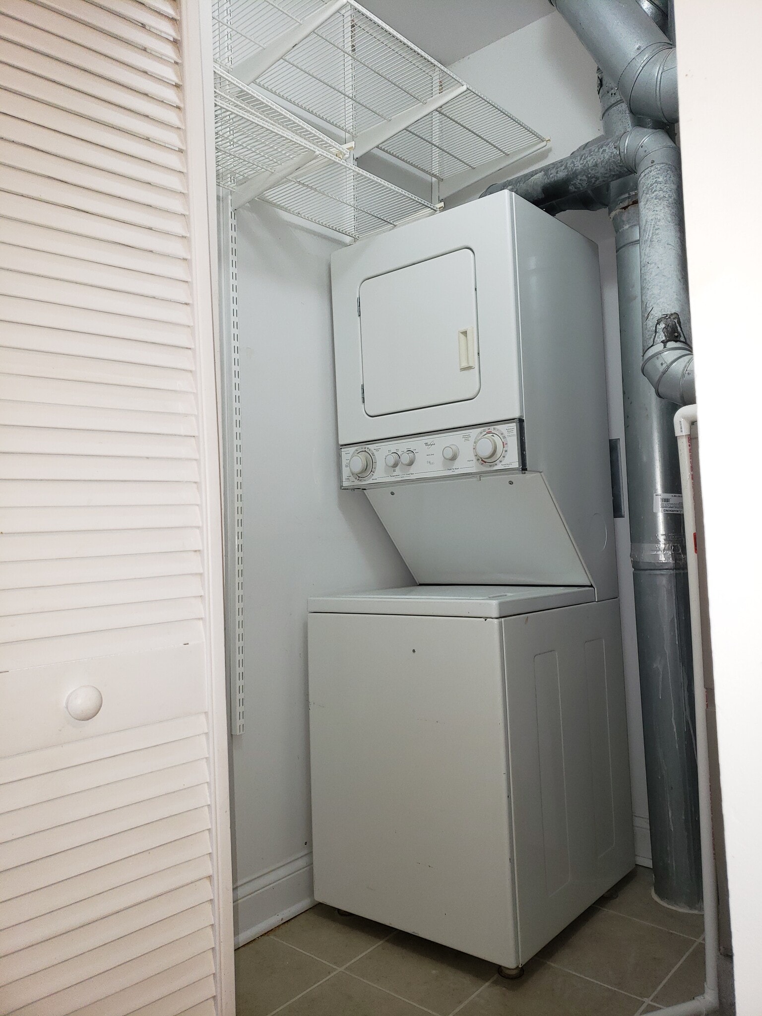 Building Photo - 6812 N Wayne Ave