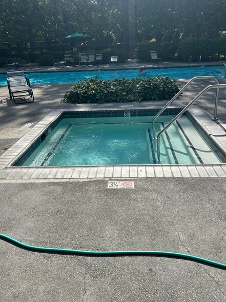 Spa - 871 Woodside Ln E