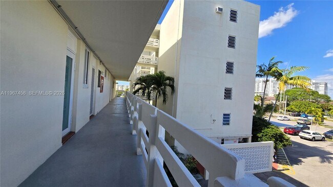 Building Photo - 3000 Marcos Dr