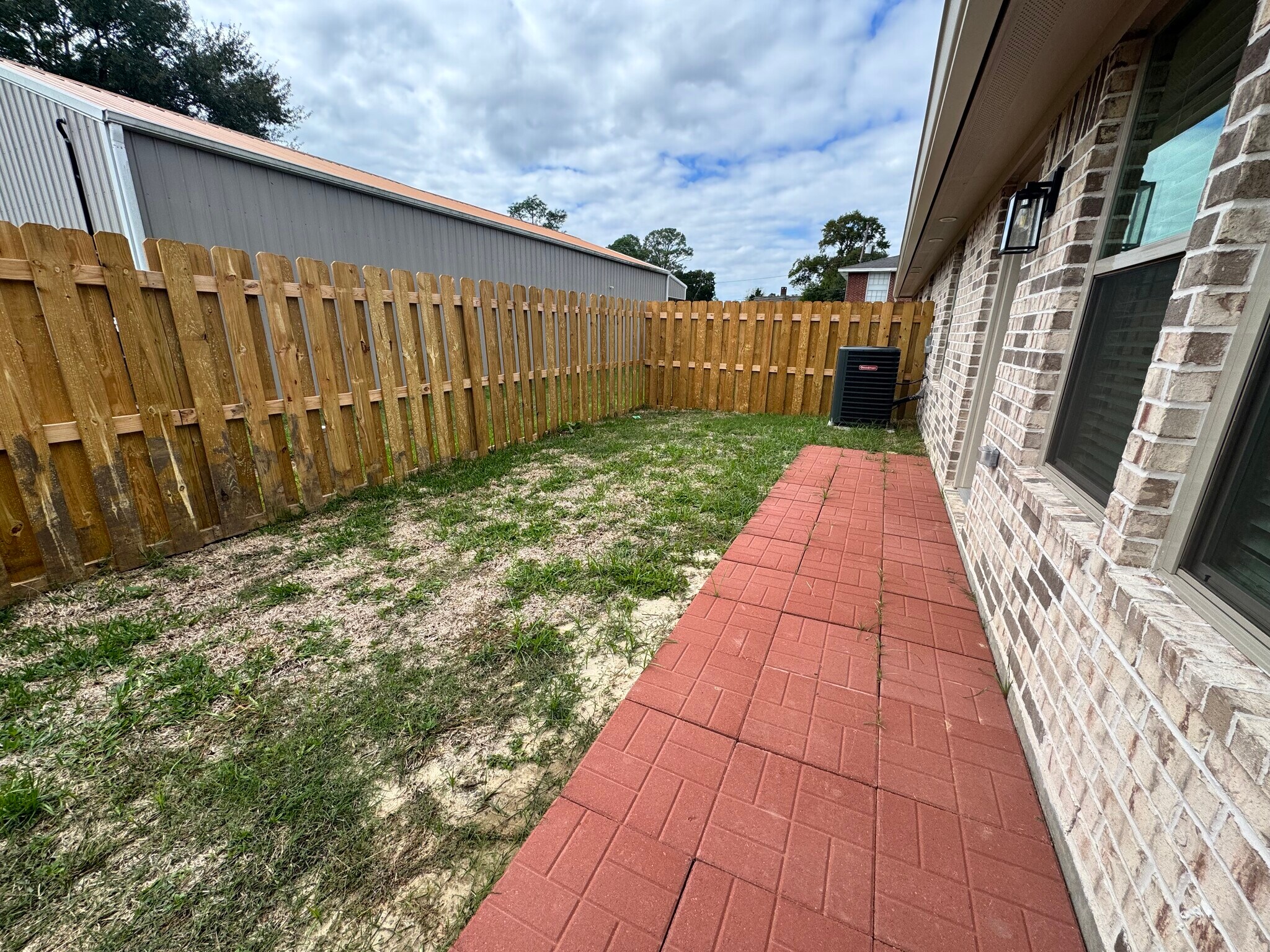 Building Photo - 540 S 28th St