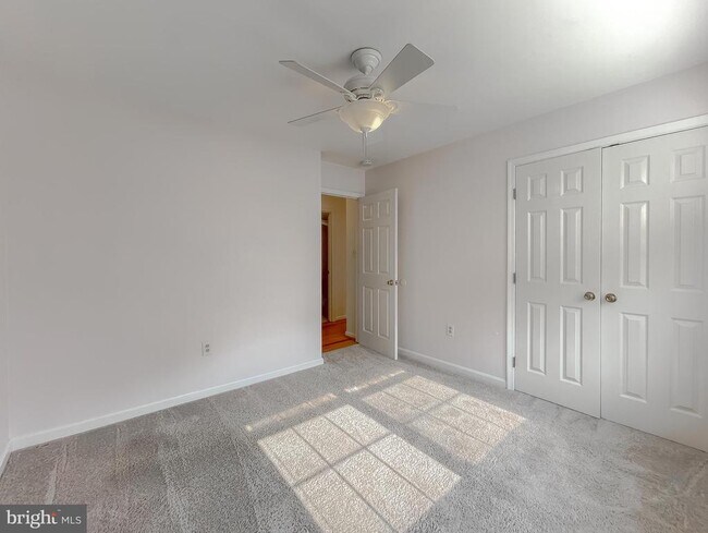 Building Photo - 21133 Woodmere Dr