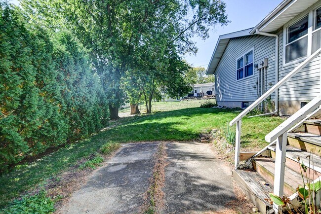Building Photo - Katzfey-6715-6717 Century Ave