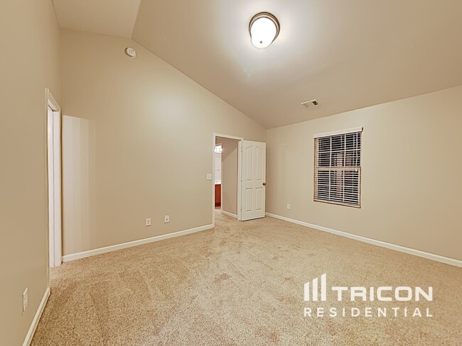 Building Photo - 4717 Brewer Dr