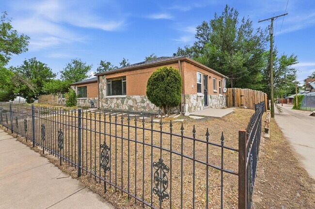 Building Photo - $2,220.95 with $300 Off the first month's rent, 2 Beds - 2 Bath, Duplex in Denver with Washer and...