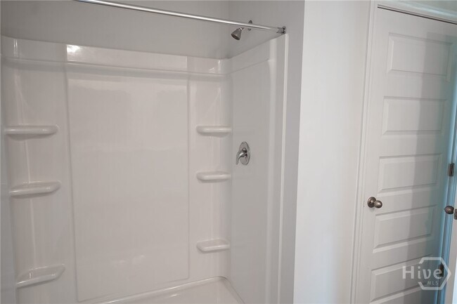 Building Photo - 102 Red Admiral Ln