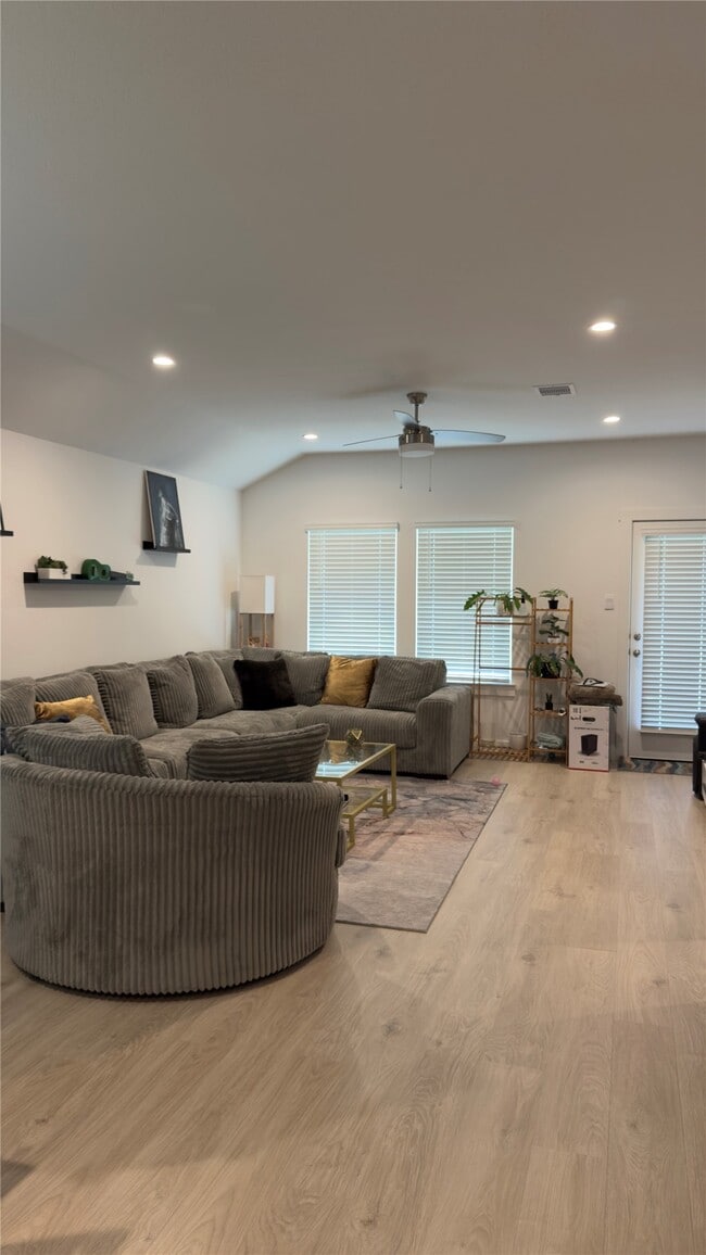 Building Photo - 7834 Calabria Dr