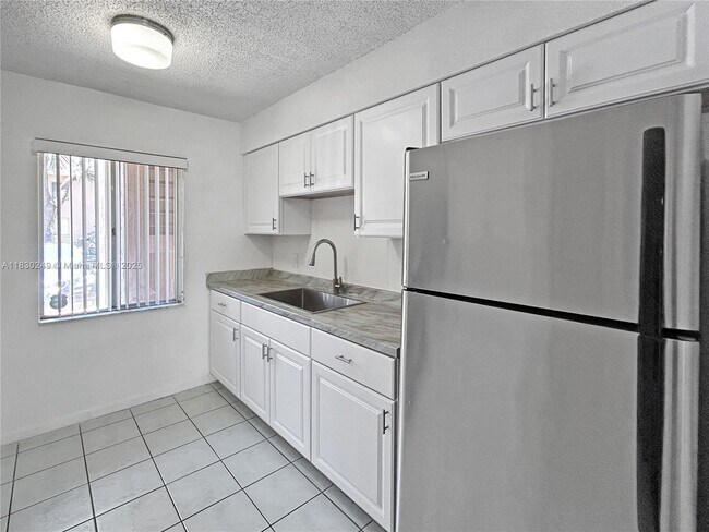 Building Photo - 7604 Abbey Ln