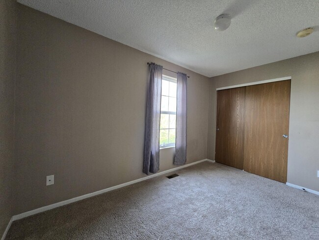 Building Photo - 5690 Kilbury Ln