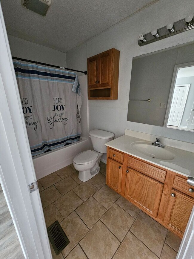 Building Photo - 3 BR in High Point!