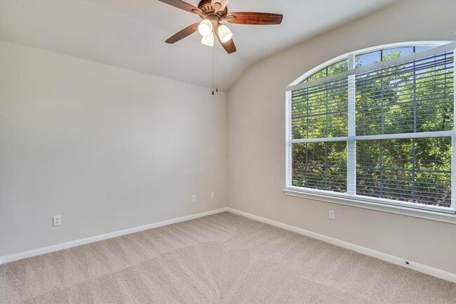 Building Photo - 4029 Lake Edge Way