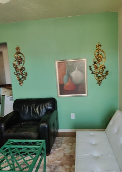 Building Photo - 810 Georgiana Dr