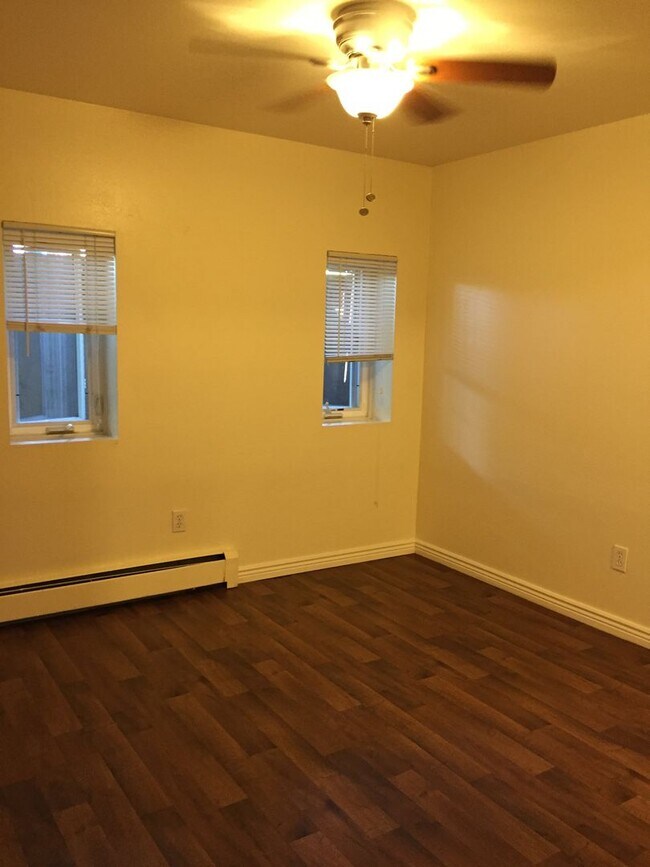 Building Photo - Secluded Spacious 1 Bedroom Garden Level A...