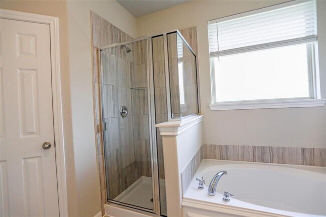 Building Photo - 26046 Quiet Field Ct
