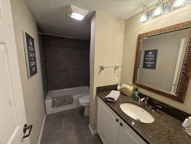 Building Photo - 5025 SW 91 Ct