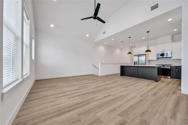 Building Photo - 1506 Ryon St