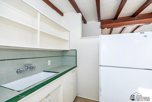 Building Photo - 678 S Orange Ave