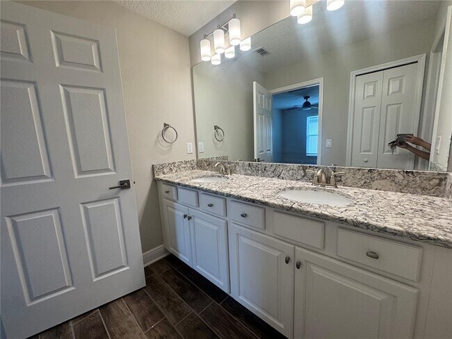 Building Photo - 16154 Monterey Greens Cir