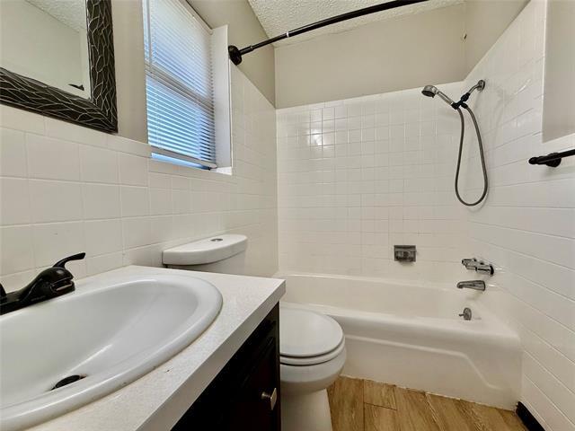 Building Photo - 2000 SE 10th St