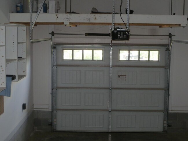 Building Photo - 102 Cypress Cir