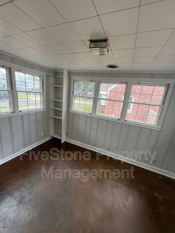 Building Photo - 144 Northwood Dr