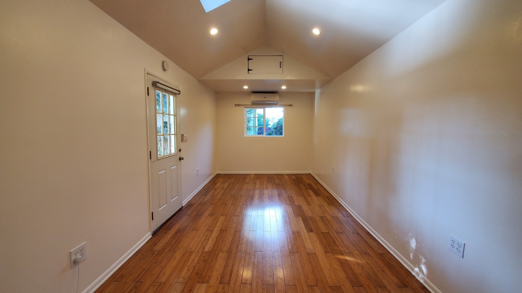 Building Photo - 3222 Ingledale Ter