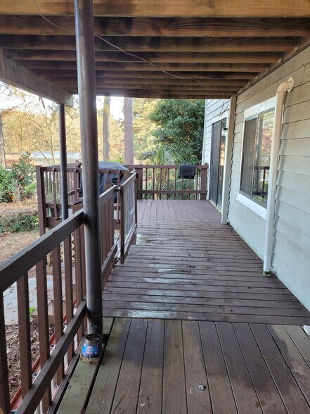 back deck facing yard and pond - 967 Smoketree Dr