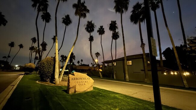 Building Photo - 7401 W Arrowhead Clubhouse Dr