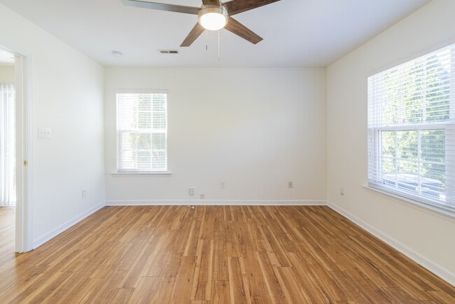 Building Photo - 18457 Streamline Ct