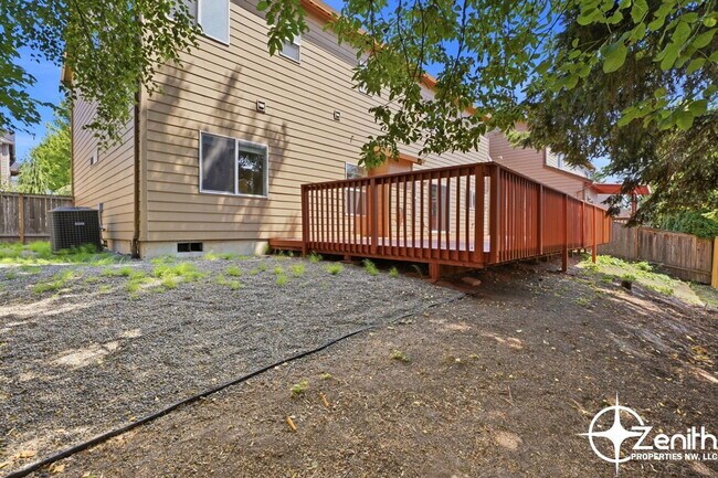 Building Photo - 1107 NE 127th St