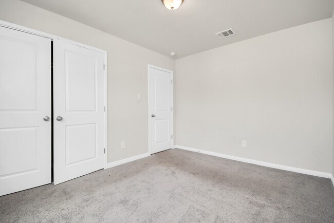 Building Photo - 15665 Briar Frst Dr
