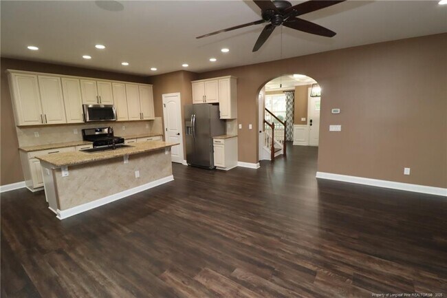 Building Photo - 1585 Tice Hurst Ln