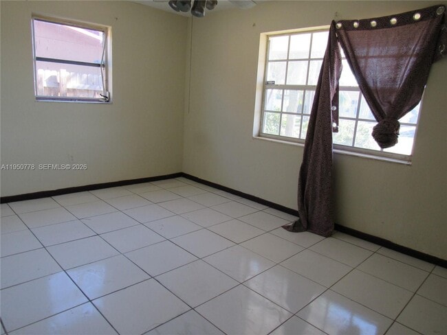 Building Photo - 7913 Ramona St