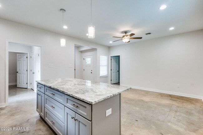 Building Photo - 204 Romero St