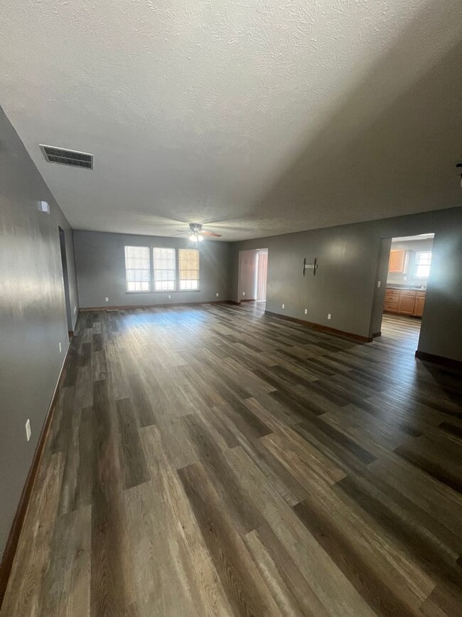 Building Photo - BEAUTIFUL LARGE 2 bedroom 2 bath CHATHAM SCHOOLS SPRINGFIELD UTILITIES