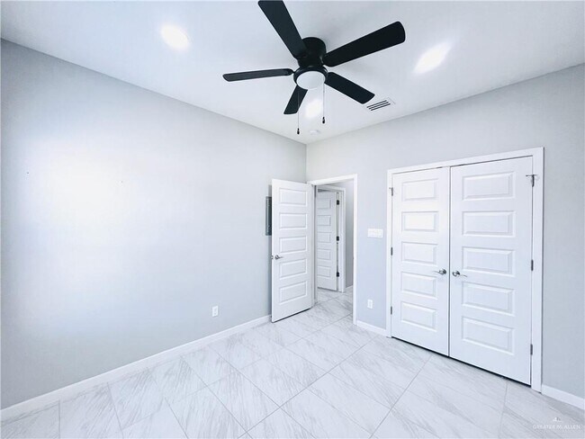 Building Photo - 13 Bella Costa Dr