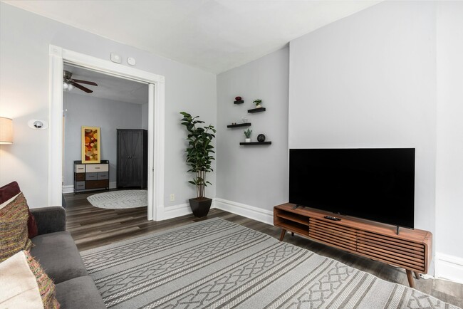 Building Photo - 4055-4057 Hartford Street, Unit 4057