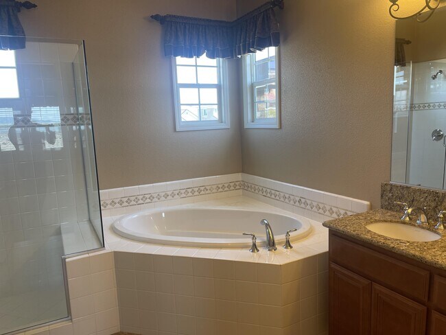 Building Photo - 3450 Capoterra Way