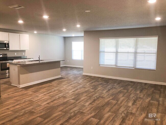 Building Photo - 723 Amador Avenue