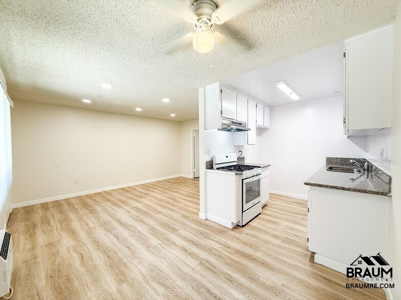 Building Photo - 5461 Kester Ave