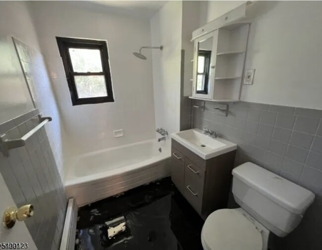 Building Photo - 401 US-22