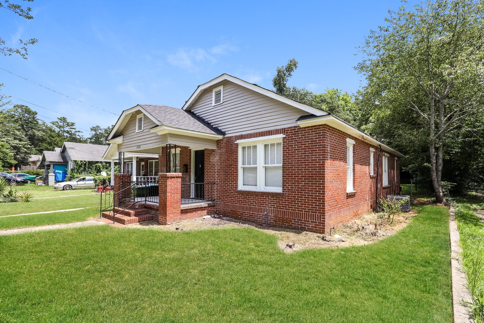 Building Photo - 2418 Gould St