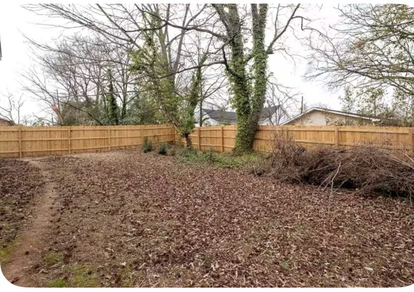 Building Photo - Room in Apartment on Liberty St