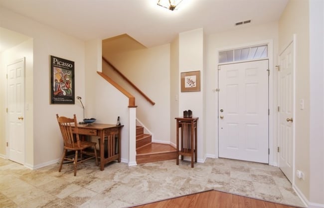 Building Photo - 967 Kensington Dr