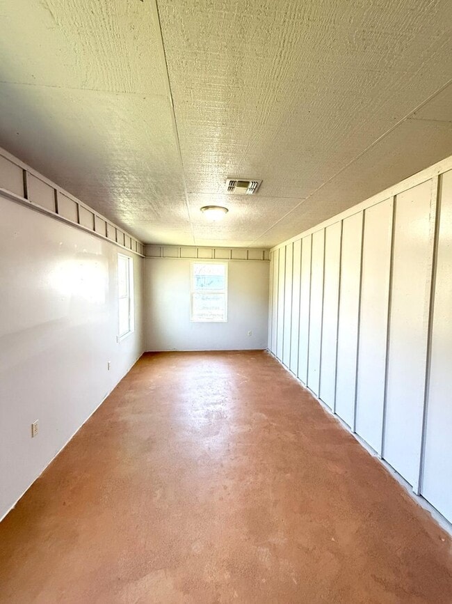 Building Photo - FM474 718