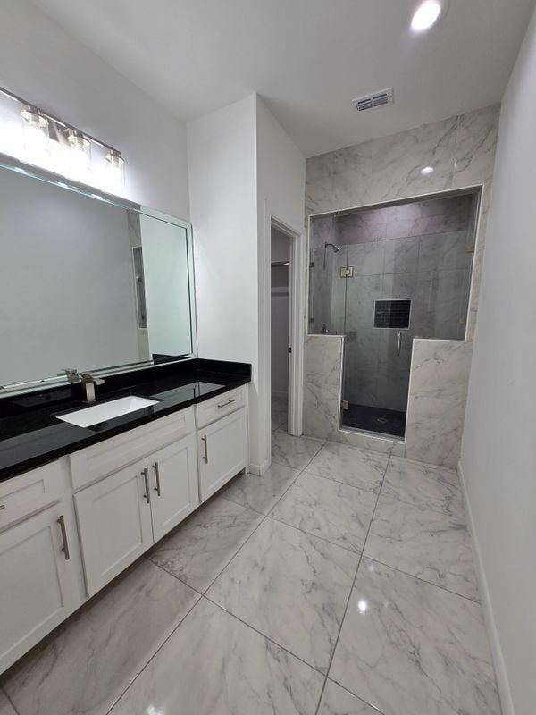 Building Photo - 918 N Woodson Ave